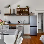 1 Bedroom Cozy In Šibenik