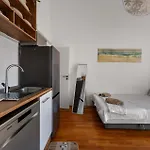 1 Bedroom Cozy In Apartment *