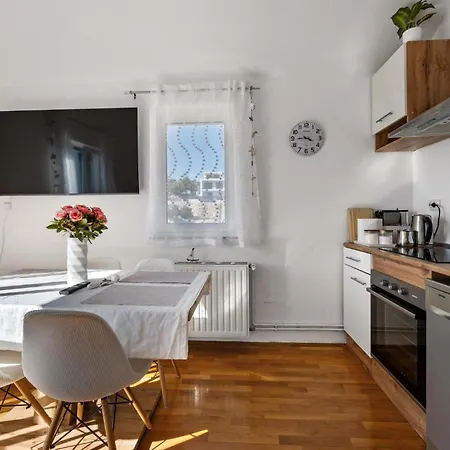 1 Bedroom Cozy In