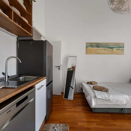1 Bedroom Cozy In Sibenik Apartmán *